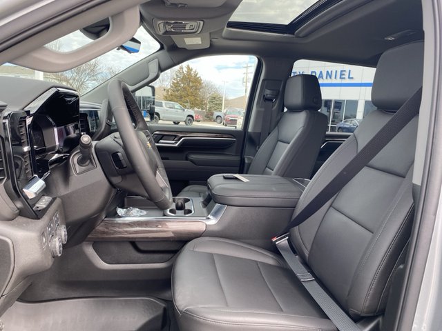 2025 Chevrolet Silverado 3500HD LTZ 4WD 172WB
