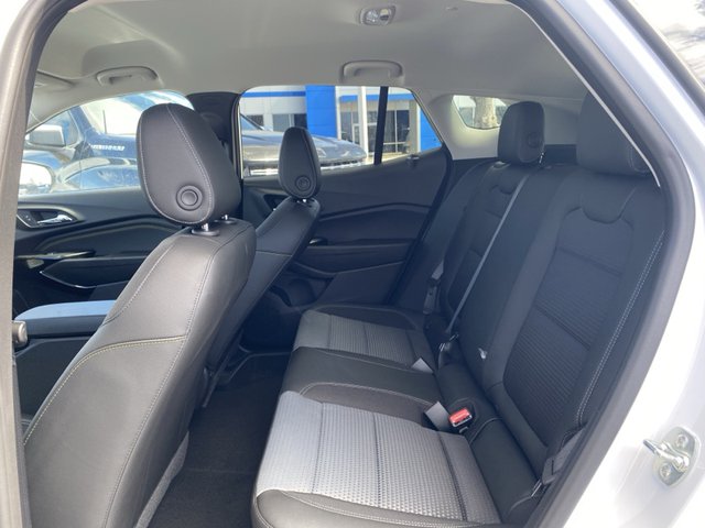 2025 Chevrolet Trax LT FWD