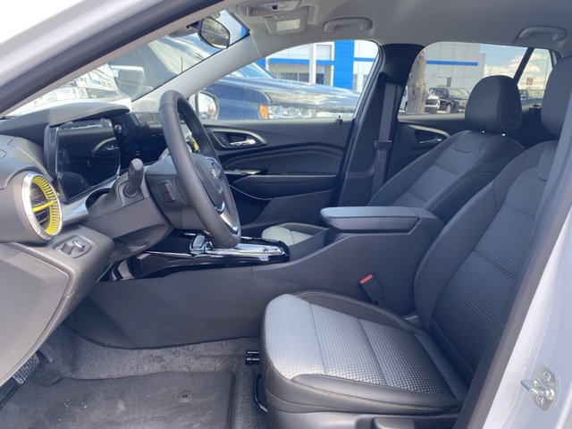 2025 Chevrolet Trax LT FWD