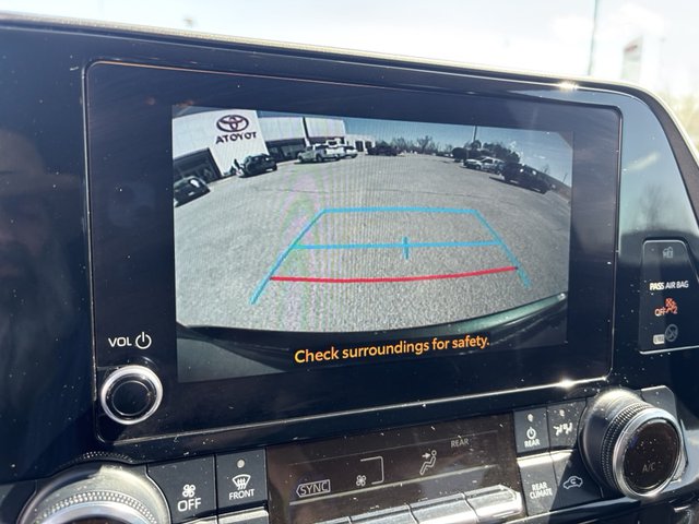 2024 Toyota Highlander LE FWD