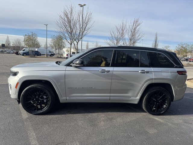 2023 Jeep Grand Cherokee Summit 4WD