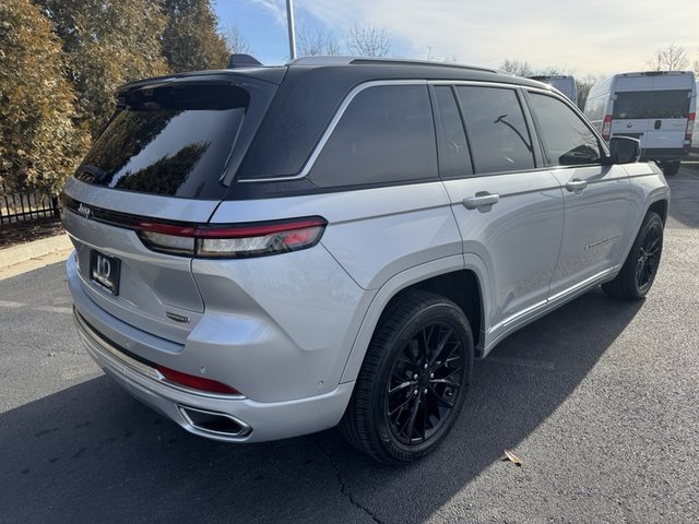 2023 Jeep Grand Cherokee Summit 4WD