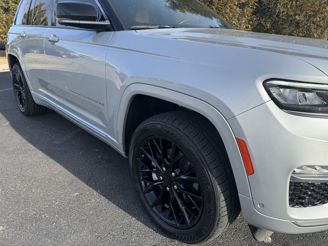 2023 Jeep Grand Cherokee Summit 4WD