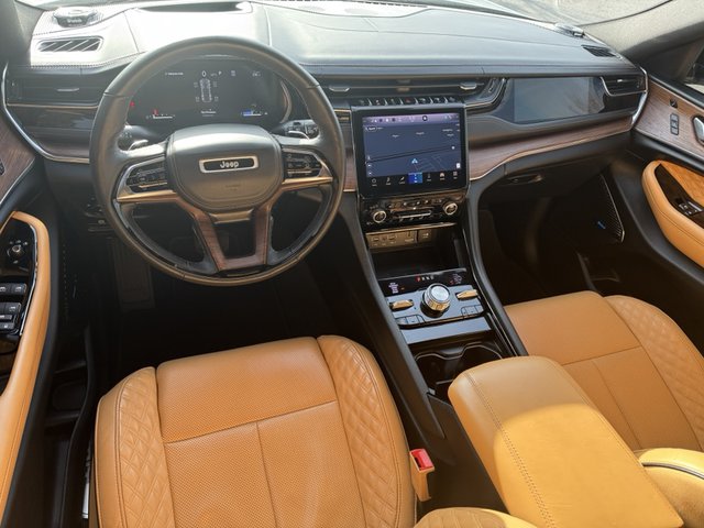 2023 Jeep Grand Cherokee Summit 4WD