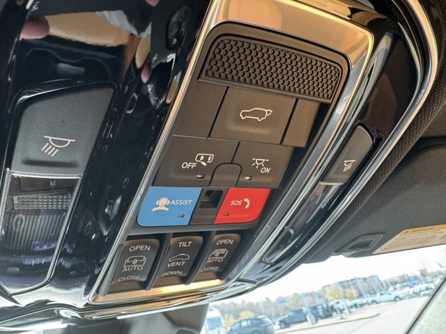 2023 Jeep Grand Cherokee Summit 4WD