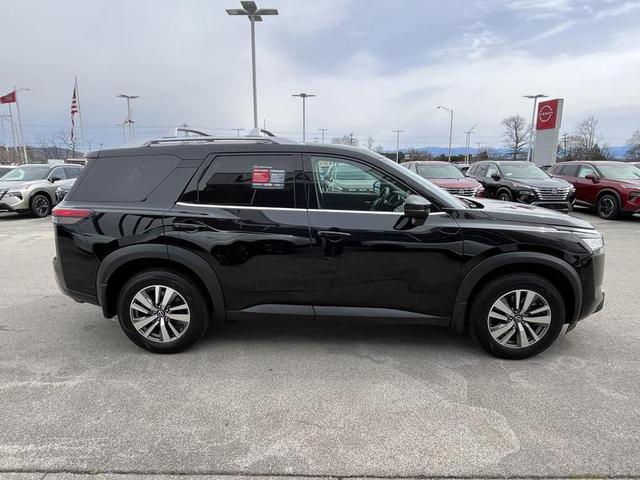 2022 Nissan Pathfinder SL 4WD
