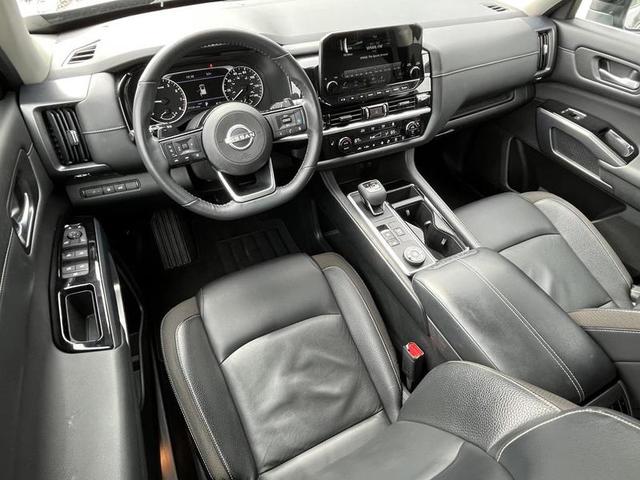 2022 Nissan Pathfinder SL 4WD