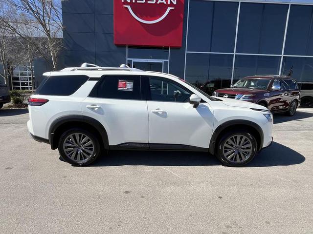 2024 Nissan Pathfinder SL 2WD