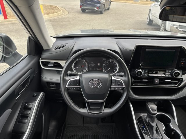 2024 Toyota Highlander LE FWD