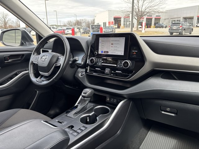 2024 Toyota Highlander LE FWD