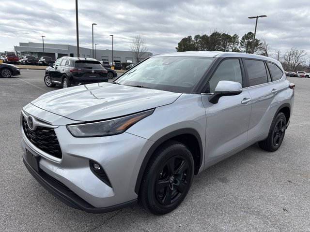 2024 Toyota Highlander LE FWD
