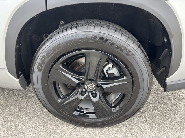 2024 Toyota Highlander LE FWD