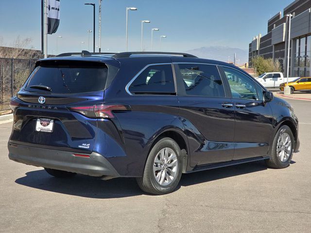 2023 Toyota Sienna XLE FWD 8-Pass