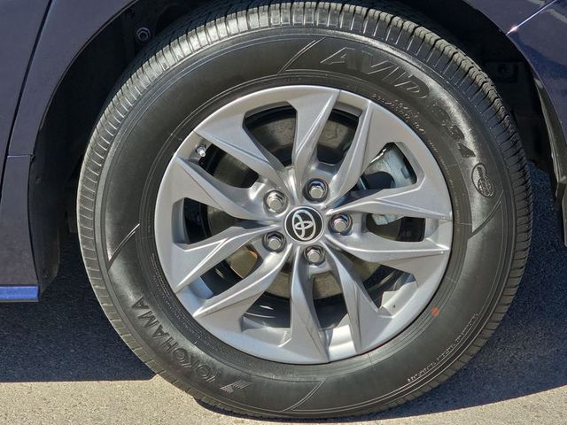 2023 Toyota Sienna XLE FWD 8-Pass