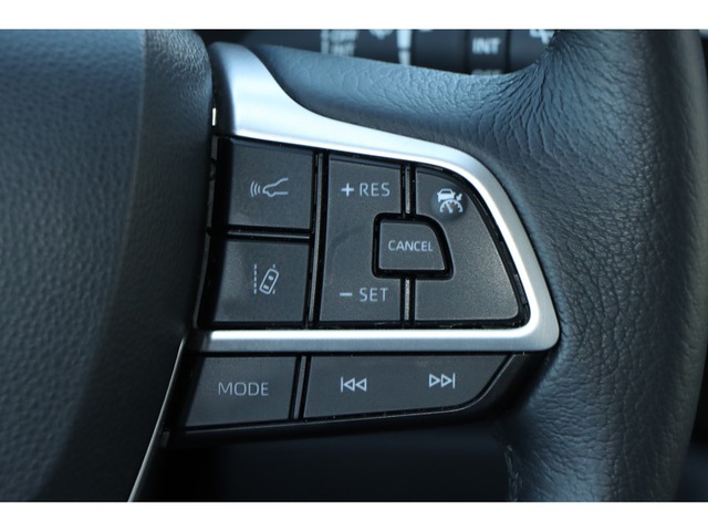 2023 Toyota Sienna XLE FWD 8-Pass