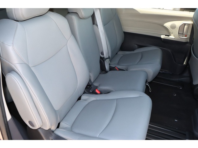 2023 Toyota Sienna XLE FWD 8-Pass