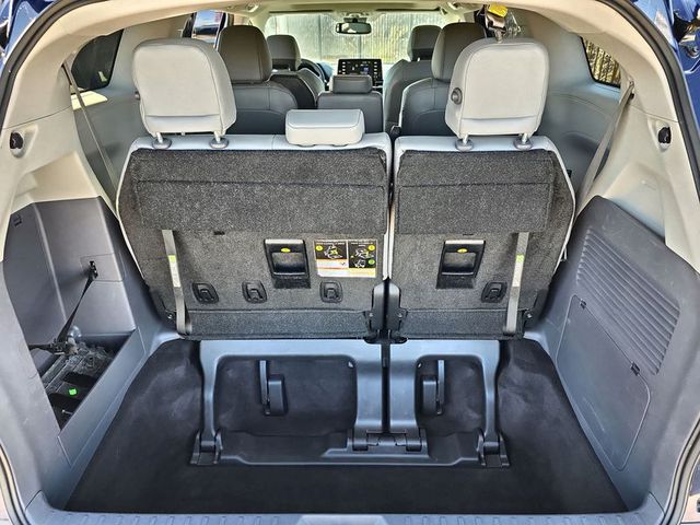 2023 Toyota Sienna XLE FWD 8-Pass