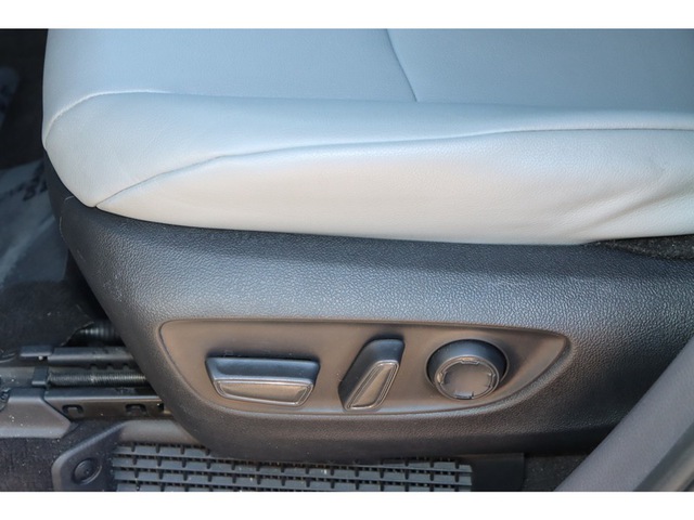 2023 Toyota Sienna XLE FWD 8-Pass