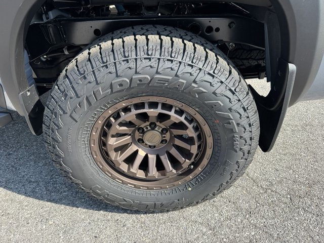 2025 Nissan Frontier PRO-4X 4WD