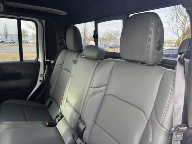 2025 Jeep Gladiator Mojave X 4WD