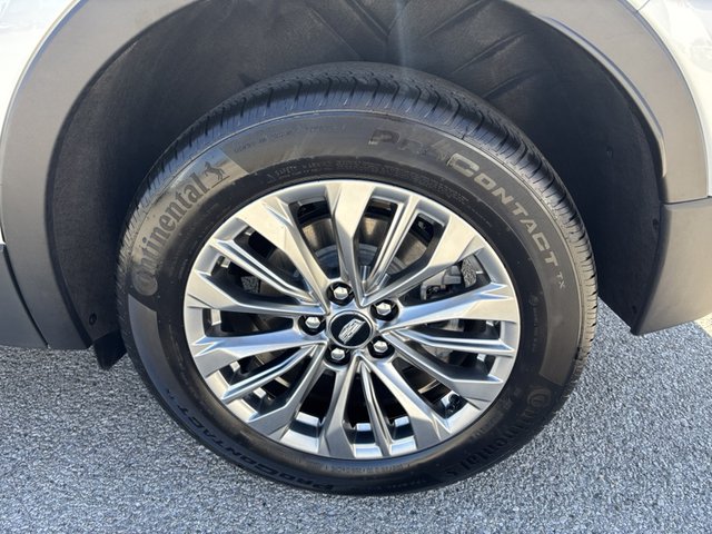 2024 Cadillac XT4 Premium Luxury FWD