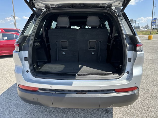 2023 Jeep Grand Cherokee Altitude 4WD L
