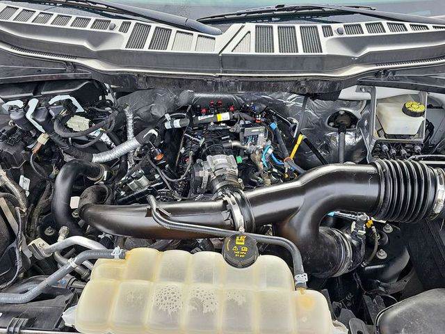 2022 Ford F-150 Lariat 2WD 5.5ft Box