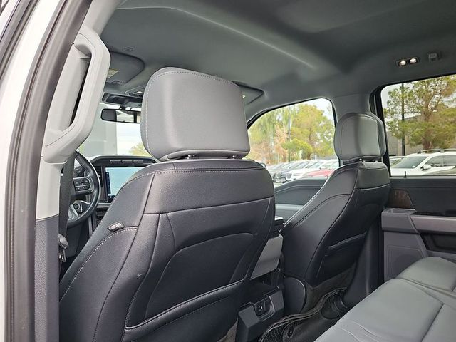 2022 Ford F-150 Lariat 2WD 5.5ft Box