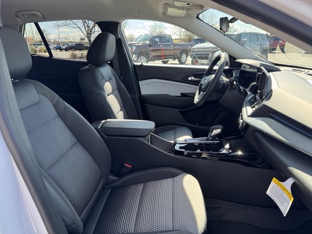 2025 Chevrolet Trax LT FWD