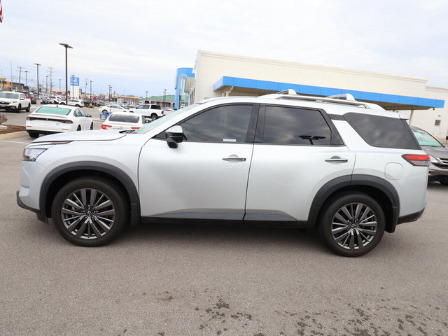 2023 Nissan Pathfinder SL 4WD