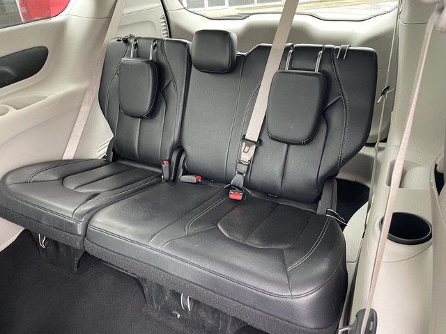 2022 Chrysler Pacifica Touring L FWD