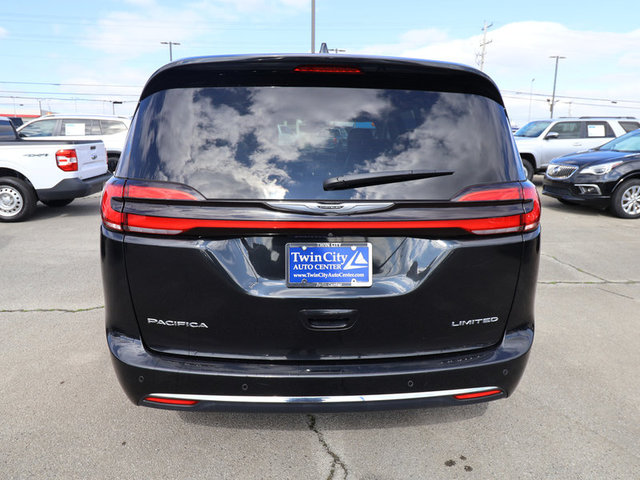 2022 Chrysler Pacifica Limited FWD