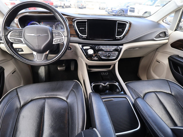 2022 Chrysler Pacifica Limited FWD