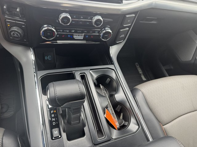 2024 Ford F-150 Lariat 4WD 5.5ft Box