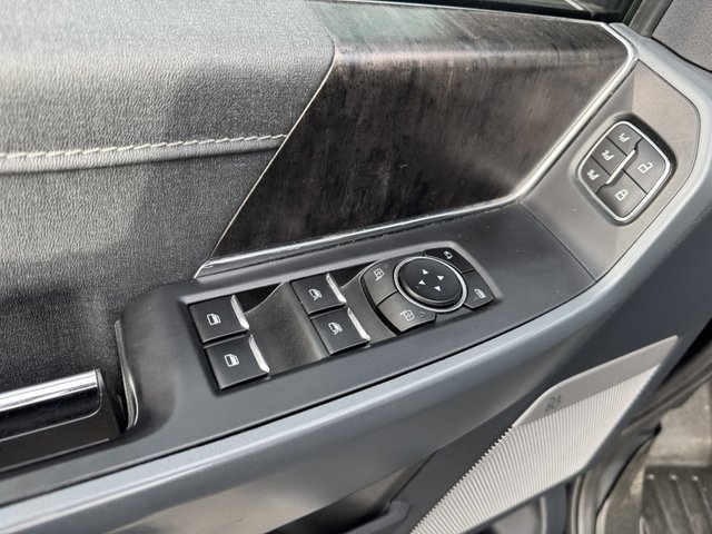 2022 Ford F-150 Lariat 4WD 5.5ft Box