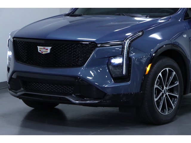 2025 Cadillac XT4 Sport FWD