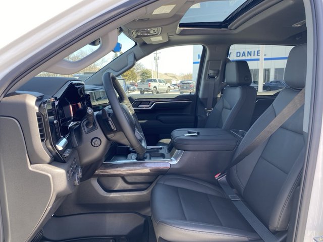 2025 Chevrolet Silverado 1500 LTZ 4WD 147WB