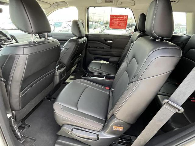 2024 Nissan Pathfinder SL 4WD