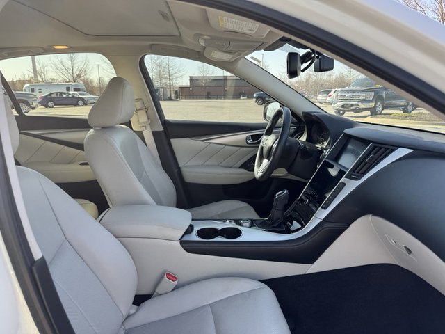 2022 INFINITI Q50 LUXE RWD