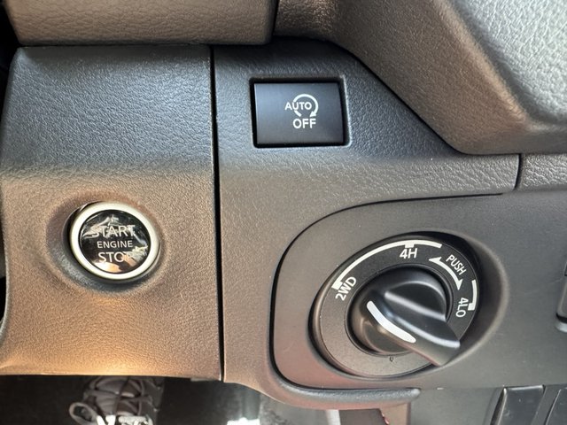 2025 Nissan Frontier PRO-4X 4WD