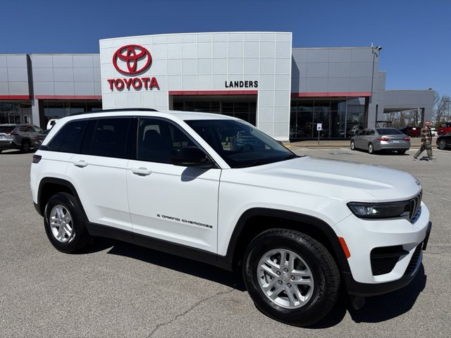 2023 Jeep Grand Cherokee Laredo 4WD