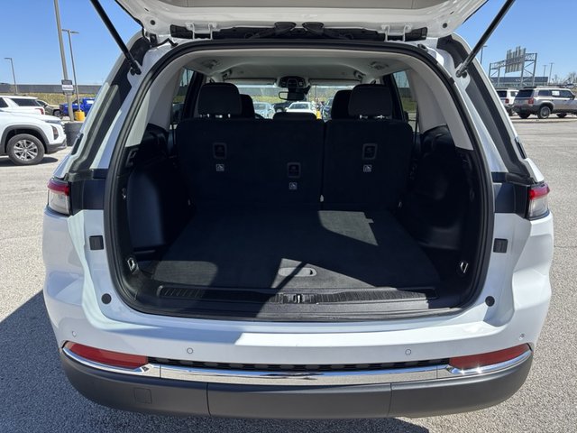 2023 Jeep Grand Cherokee Laredo 4WD