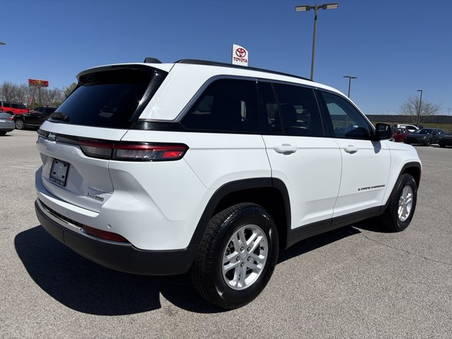 2023 Jeep Grand Cherokee Laredo 4WD