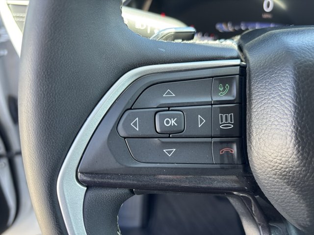 2023 Jeep Grand Cherokee Laredo 4WD