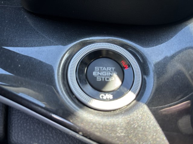 2023 Jeep Grand Cherokee Laredo 4WD