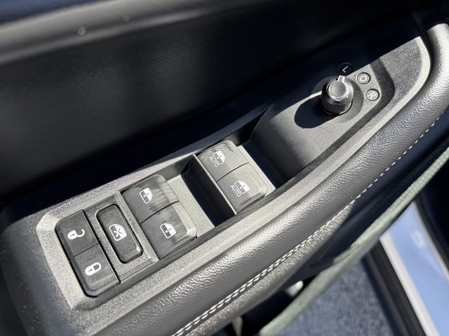 2023 Jeep Grand Cherokee Laredo 4WD