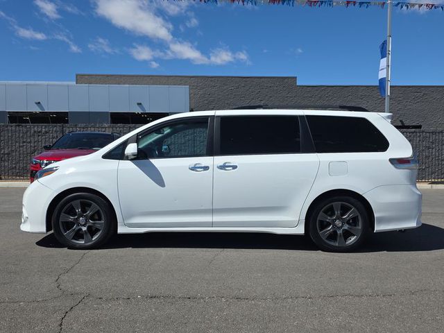 2017 Toyota Sienna SE FWD
