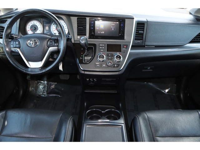 2017 Toyota Sienna SE FWD