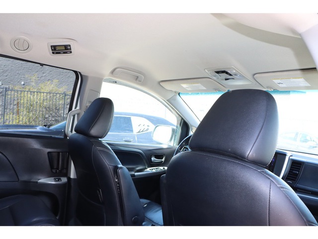 2017 Toyota Sienna SE FWD