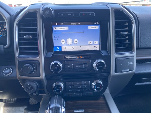 2017 Ford F-150 Lariat 4WD 5.5ft Box